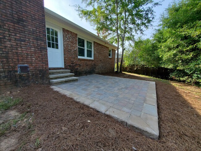 Building Photo - 6608 Autumnleaf Dr