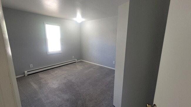 Building Photo - Cute apartment located in Palisade