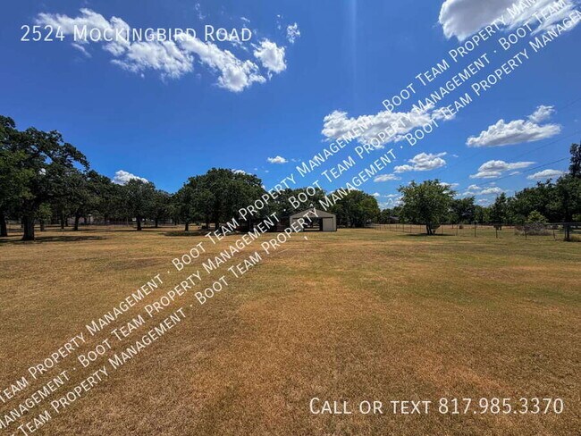 Building Photo - 2524 Mockingbird Rd
