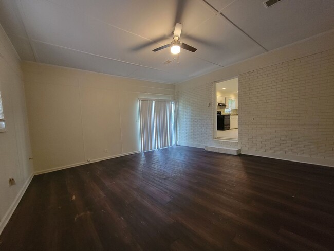 Building Photo - Spacious 3BR Ranch in Prime Atlanta Location!