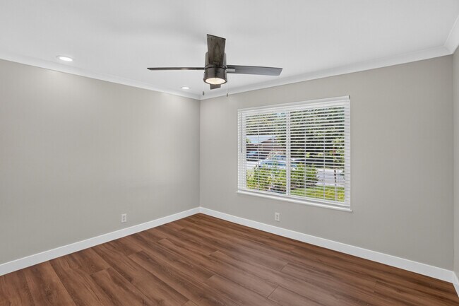 Building Photo - 2833 Sandbrook Ct