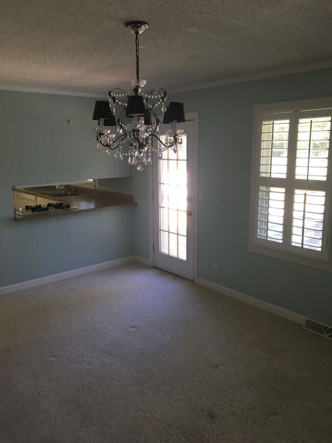 Building Photo - 3/2 House in Maplewood $1,795