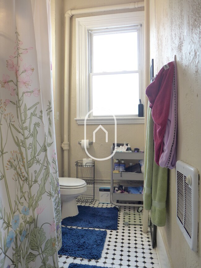 Building Photo - 37 Delle Ave