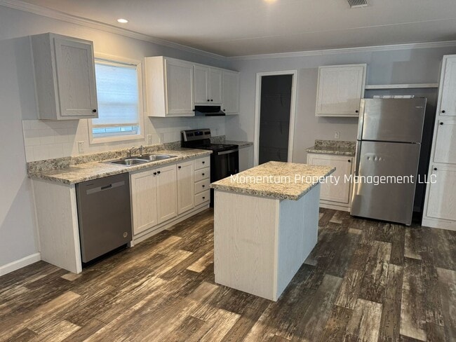 Building Photo - BRAND NEW! 3 Bed / 2 Bath Home- AVAILABLE FOR IMMEDIATE MOVE IN!!