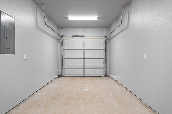 Building Photo - 811 Meiomi Dr