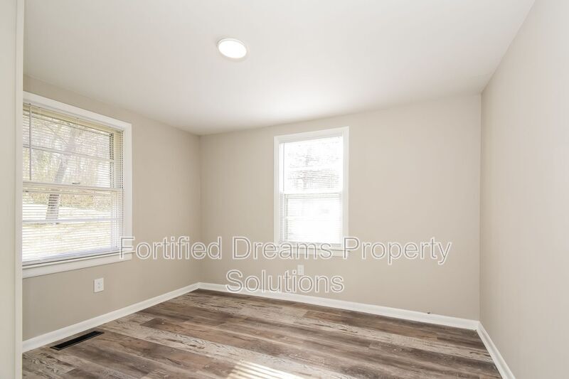 Building Photo - 4400 Voss Ave