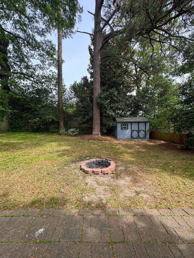 Building Photo - Charming 3 Bed 2 Bath Fayetteville Home