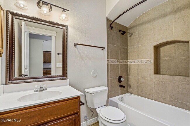 Building Photo - 14124 Honey Point Dr