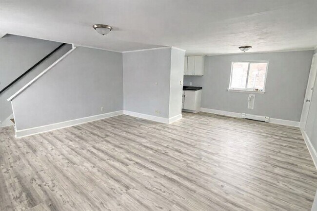 Building Photo - 39 Bishop Dr