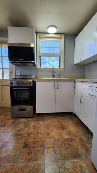 Kitchen - 95 W Ashland St