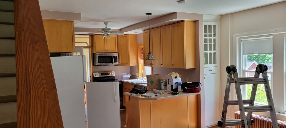 Building Photo - 1118 Station Rd