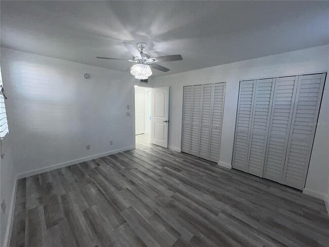 Building Photo - 7625 Sun Island Dr S