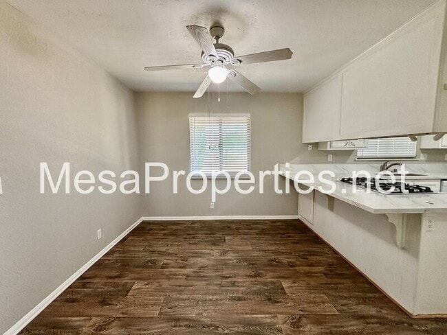 Building Photo - 19158 Live Oak St