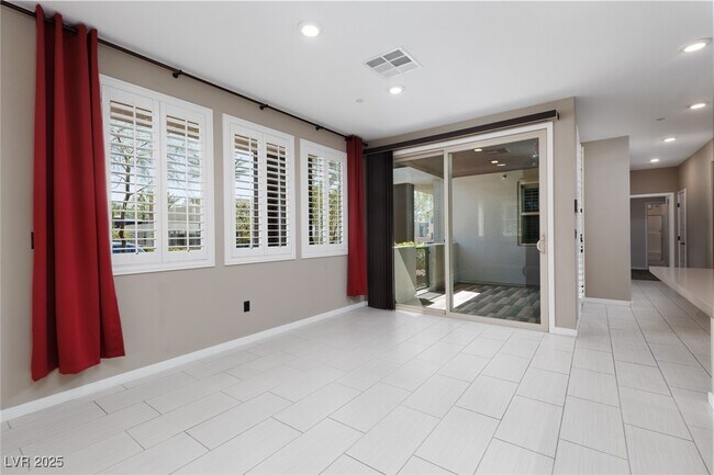 Building Photo - 1254 Venue St
