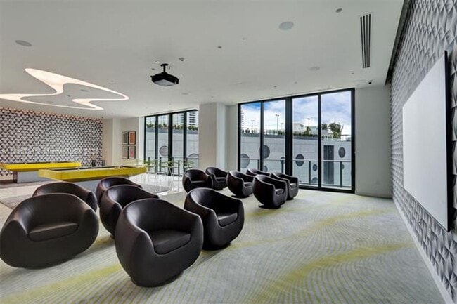 Building Photo - 501 NE 31st St