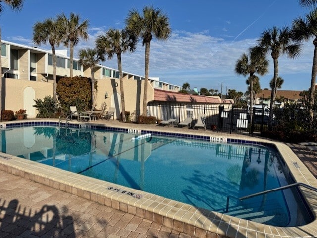 Building Photo - 10 10th St