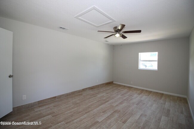Building Photo - 75 Rivercliff Ln