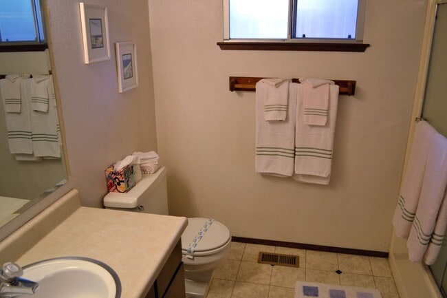 Building Photo - Single level 3BD Close to Heavenly & the casinos! Avail. for a 3–6-month seasonal lease starting ...