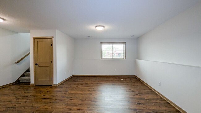 Building Photo - Modern 4-bed, 3-bath Single-Family Home Lo...