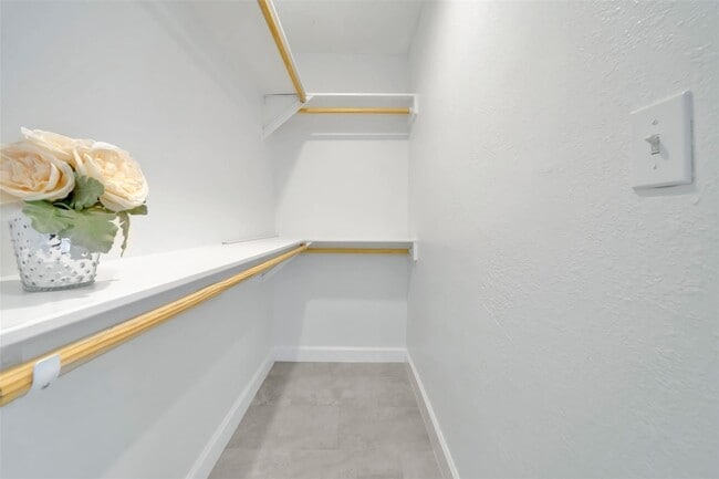 Building Photo - 2610 W Holcombe Blvd