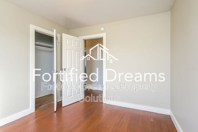 Building Photo - 201 Church St