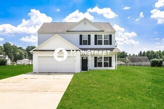 Building Photo - 4 Bedroom Pet-Friendly Home in Smithfield, NC with Main Street Renewal