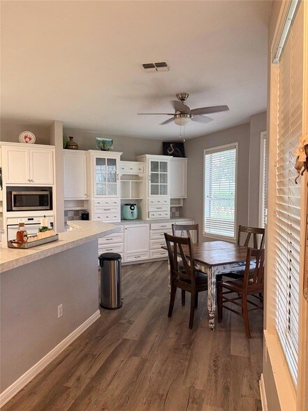 Building Photo - 5600 FM 1466