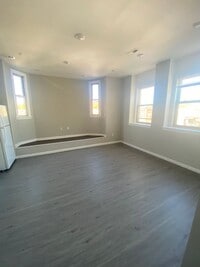 Building Photo - 4900 Unruh Ave