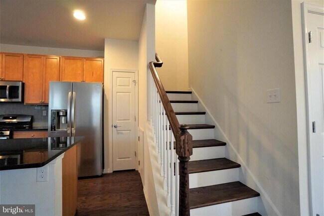 Building Photo - 1013 Chapman Cir