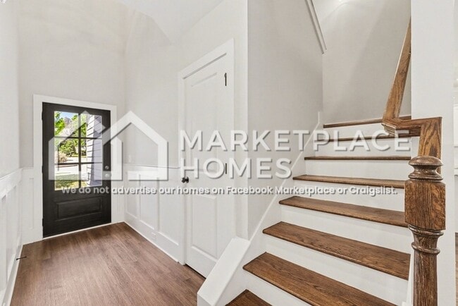 Building Photo - 173 Russell Way