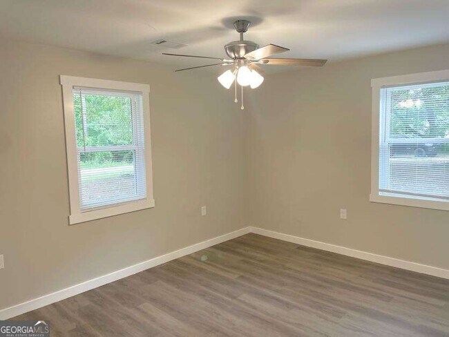 Building Photo - 117 Hill Pine Trail
