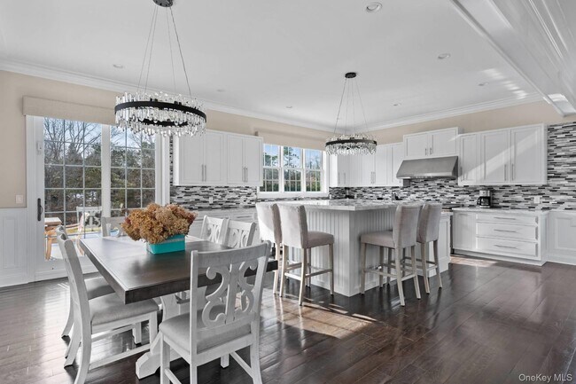 Building Photo - 490 Montauk Hwy