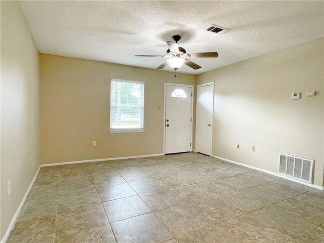 Building Photo - 1458 Fremaux Ave