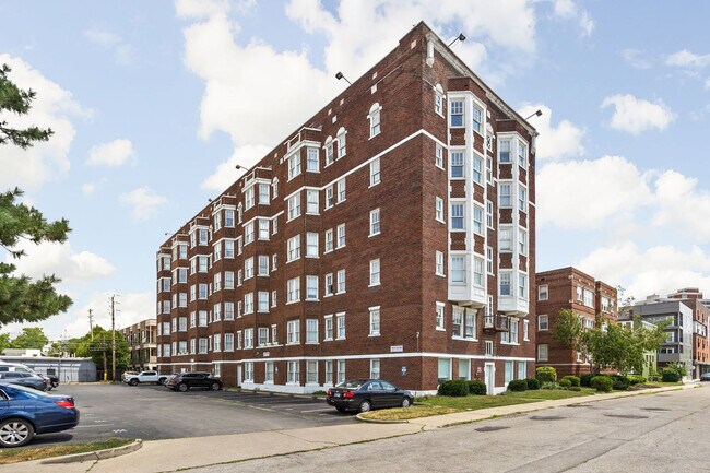 Building Photo - 230 E 9th St