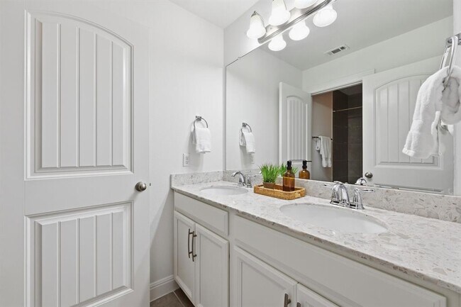 Building Photo - 15909 Villa Frontera Dr