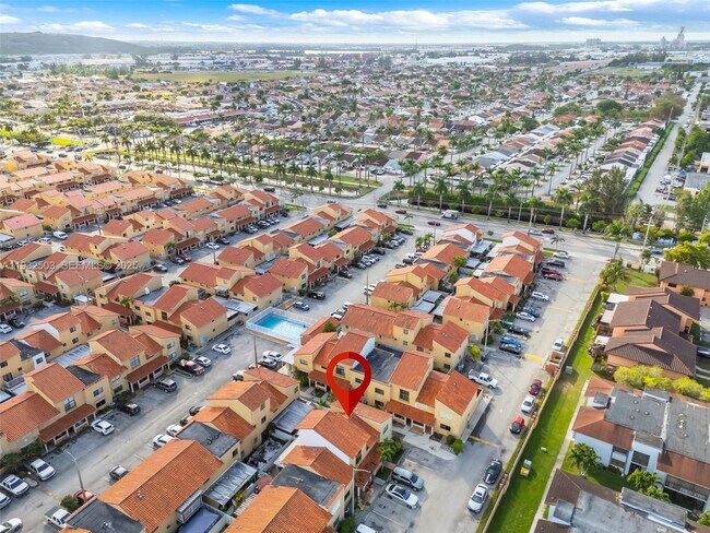 Building Photo - 2740 W 63rd St