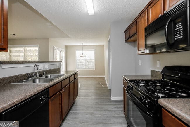 Building Photo - 213 Comet Ct