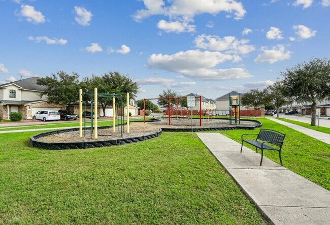 Building Photo - 11902 Clifton Oaks Dr