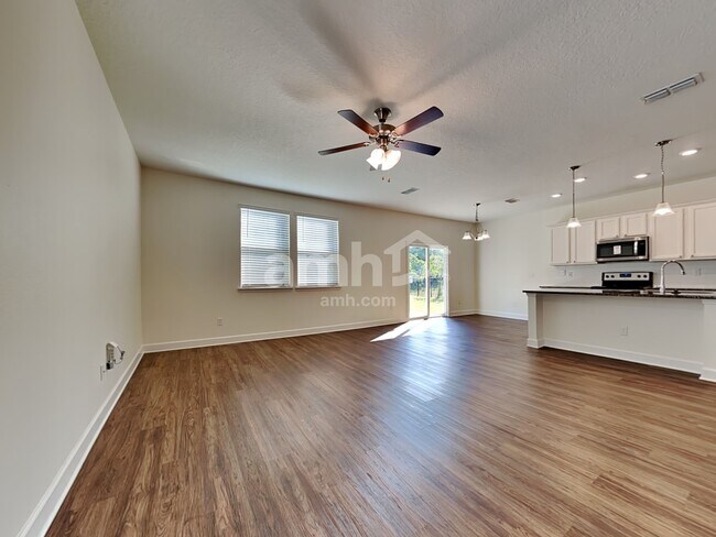 Building Photo - 8481 Highfield Ave