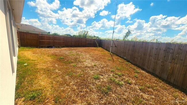 Building Photo - 29 Las Vistas Ln