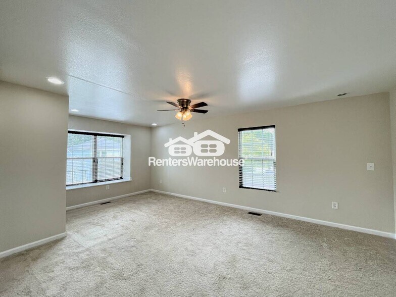 Building Photo - 1013 Mapole Ave