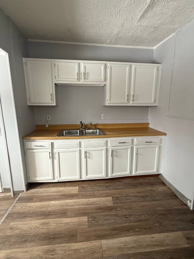 Building Photo - Collinwood 4 bedroom Single