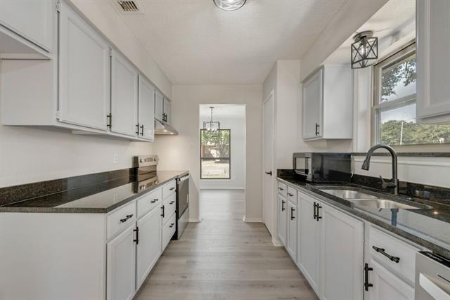 Building Photo - 3510 Jonquil Ln