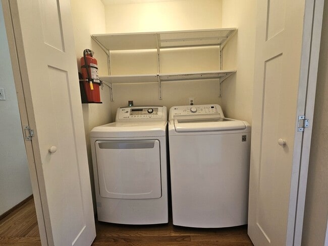 Building Photo - 4-Bedroom Single Family Home in Palo Alto-  lease take over