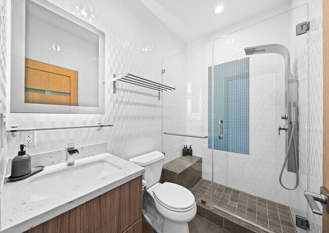 Building Photo - 355 S Sycamore Ave