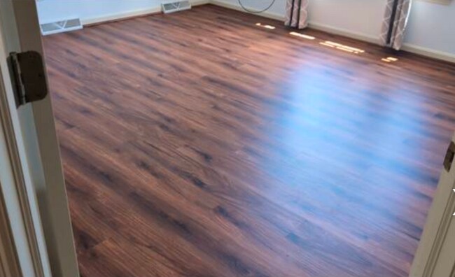 Building Photo - 645 Wallingford Rd