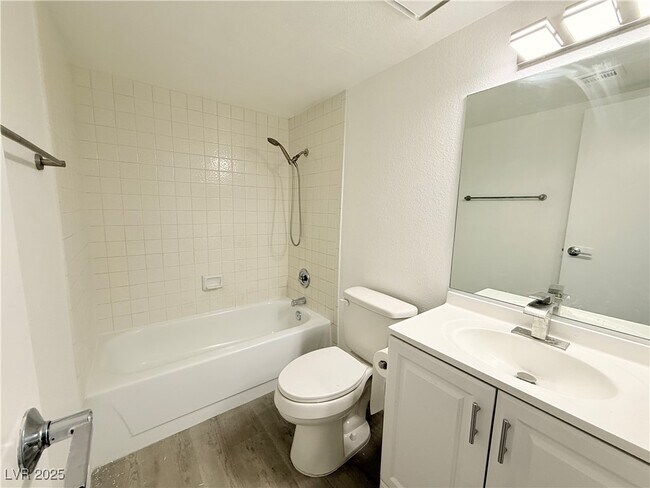 Building Photo - 601 Cabrillo Cir