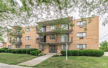 Building Photo - 17901 Lakeshore Blvd