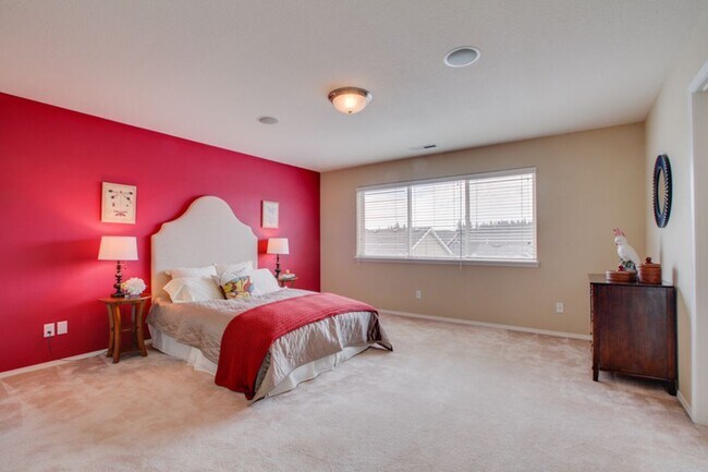 Building Photo - 10918 SW Adele Dr