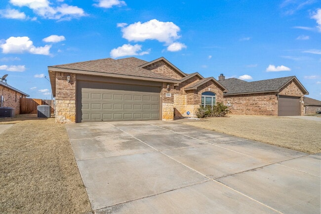 Building Photo - Beautiful 4/3/2 in Frenship ISD